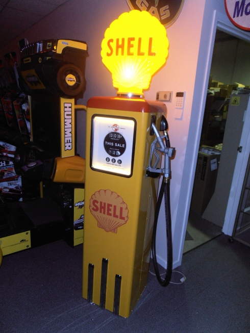 Shell Light Up Deluxe Version Petrol Bowser